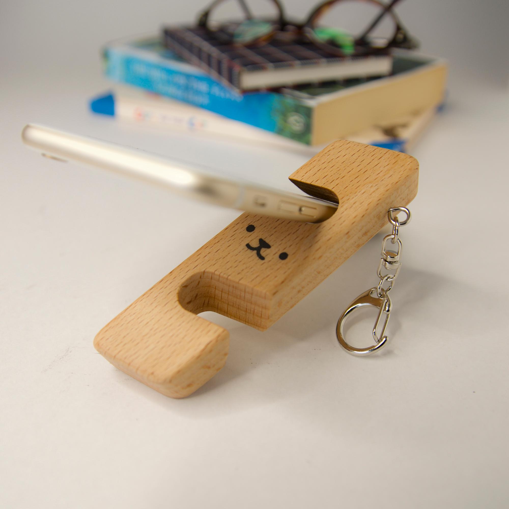 犬なスマホスタンド（に）《送料無料》木製・厚手タイプ・スタンドを左側に置く方用 | 6枚目